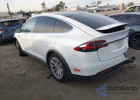 2020 Tesla Model X Long Range Dual Motor All-Wheel Drive/Long Range Plus Dual Motor All-Wheel Drive z USA, uszkodzony, nr VIN 5YJXCAE2XLF250258